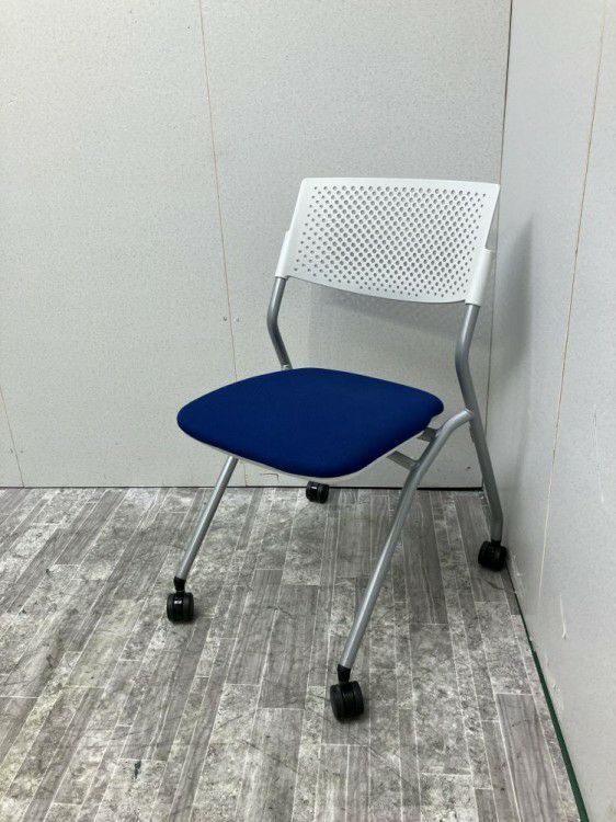 ウチダ（内田洋行）ネスティングチェア 商品画像1