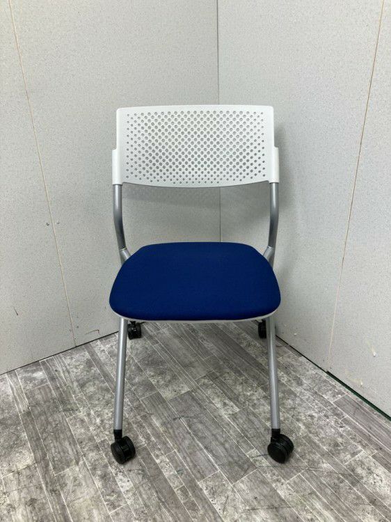 ウチダ（内田洋行）ネスティングチェア 商品画像2