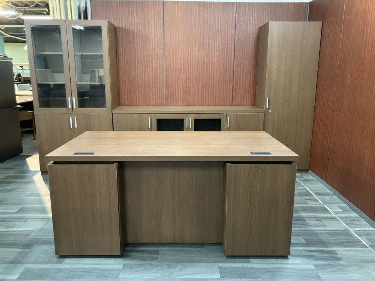 コクヨS370シリーズ 役員室用家具4点セット	 商品画像1