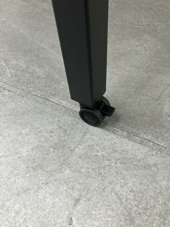 トヨスチールNTSワークテーブルシリーズ ワイヤレス充電器付1400ワークテーブル 商品画像5