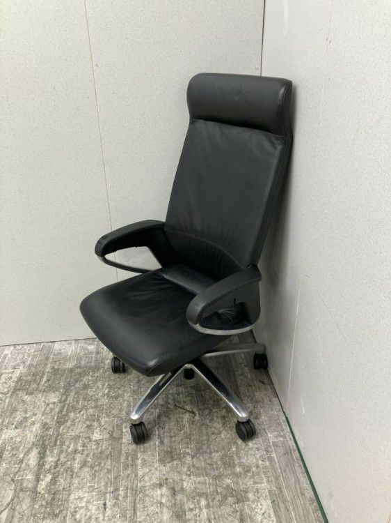 コクヨマネージメントチェア フィロソフィーシリーズ 固定肘付フィロソフィーチェア 商品画像1