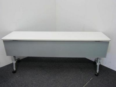 ナイキ 1800サイドスタックテーブル