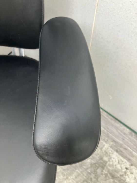 オカムラコンテッサ（Contessa）チェア 可動肘付コンテッサチェア 商品画像8