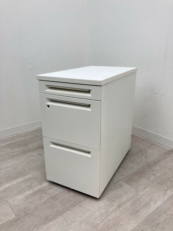 オカムラADVANCE（アドバンス）シリーズ 脇机 商品画像1