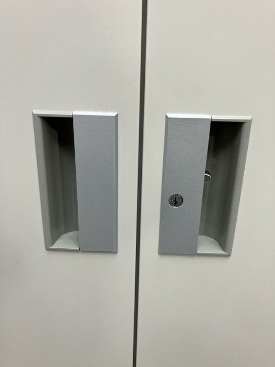 オカムラ両開き書庫 商品画像3