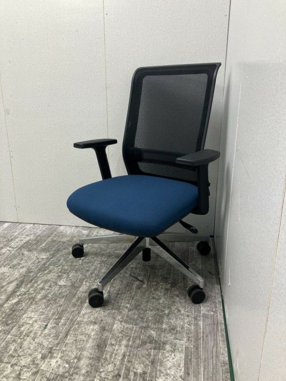 コクヨエントリー（ENTRY）チェア 可動肘付エントリーチェア 商品画像1