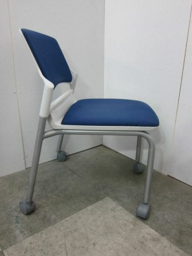 ウチダ（内田洋行）MF-180シリーズ キャスター付スタッキングチェア 商品画像3