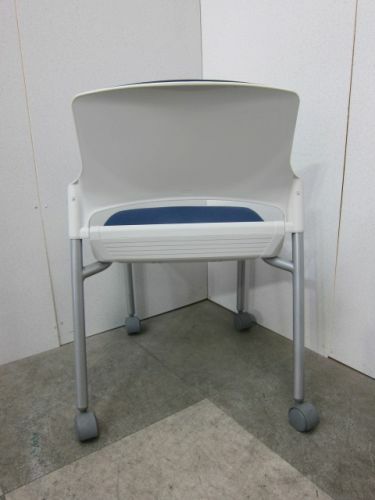 ウチダ（内田洋行）MF-180シリーズ キャスター付スタッキングチェア 商品画像4