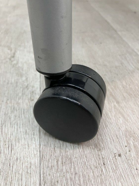 オカムラ8147シリーズ スタッキングチェア4脚セット 商品画像10