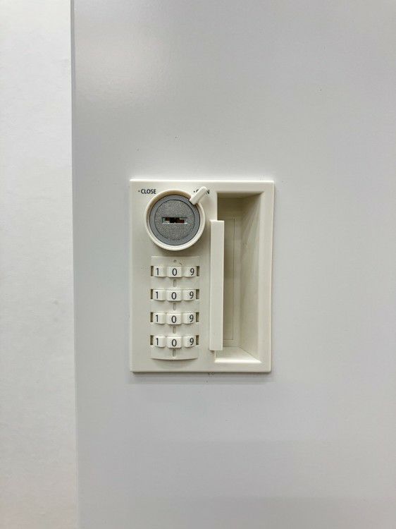 ウチダ（内田洋行）HS(ハイパーストレージ)シリーズ 4人用パーソナルロッカー 商品画像6