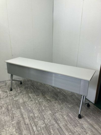 オカムラ1800サイドスタックテーブル 商品画像1