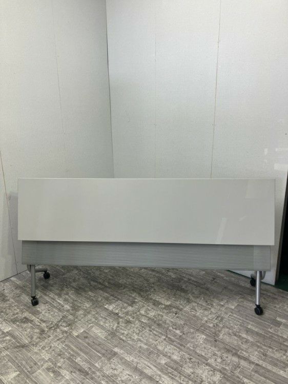 オカムラ1800サイドスタックテーブル 商品画像3