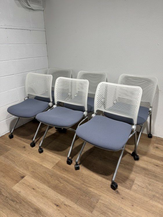 ウチダ（内田洋行）ブルーメシリーズ ネスティングチェア6脚セット 商品画像1