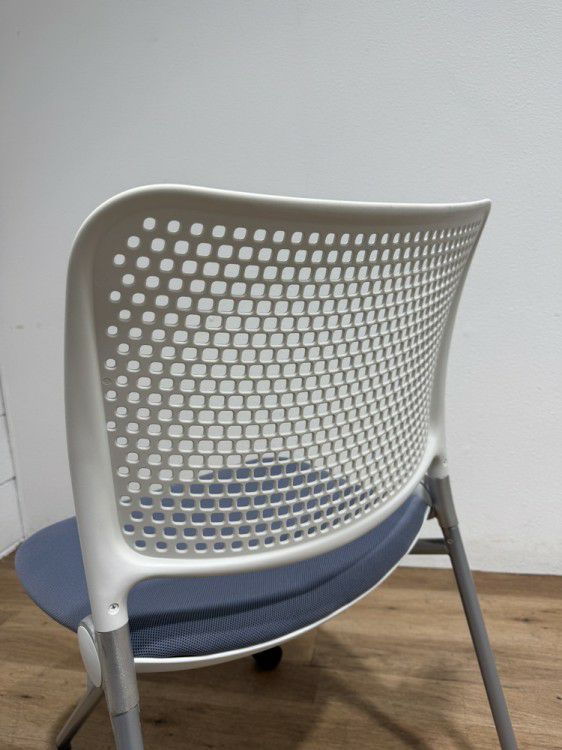 ウチダ（内田洋行）ブルーメシリーズ ネスティングチェア6脚セット 商品画像8