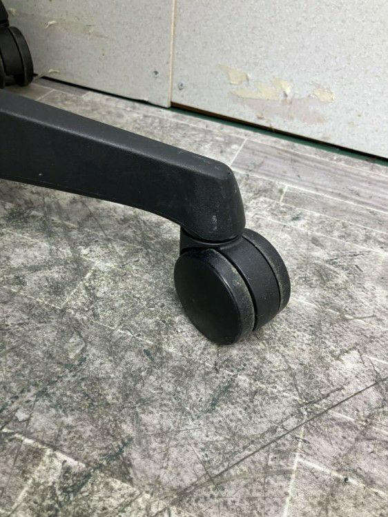 オカムラSylphy(シルフィー)チェア 可動肘付シルフィーチェア 商品画像7