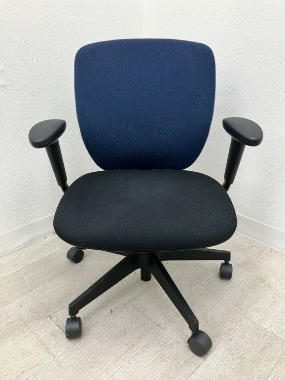 イトーキプラオ（PRAO）チェア 固定肘付プラオチェア 商品画像2