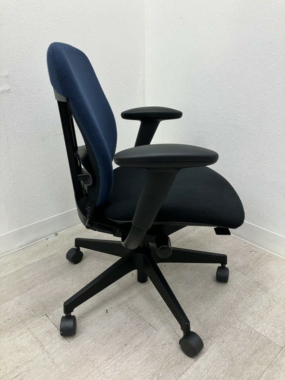 イトーキプラオ（PRAO）チェア 固定肘付プラオチェア 商品画像3