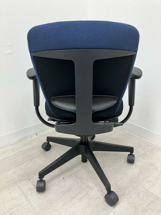 イトーキプラオ（PRAO）チェア 固定肘付プラオチェア 商品画像4