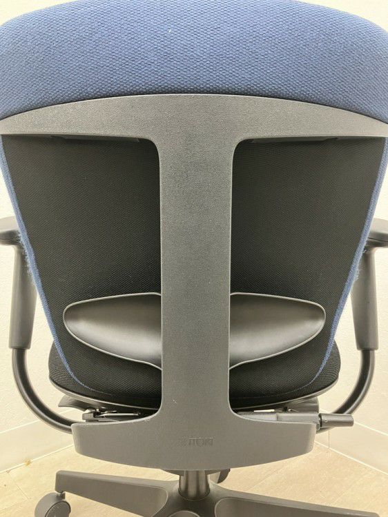 イトーキプラオ（PRAO）チェア 固定肘付プラオチェア 商品画像11