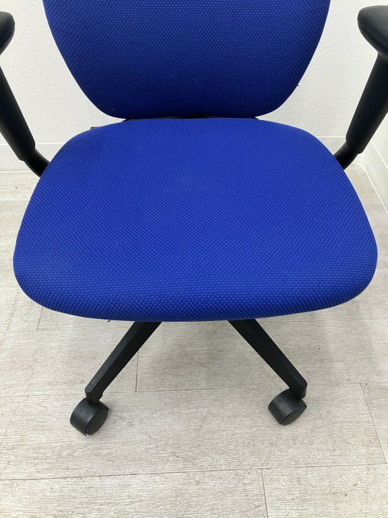 イトーキプラオ（PRAO）チェア 固定肘付プラオチェア 商品画像8