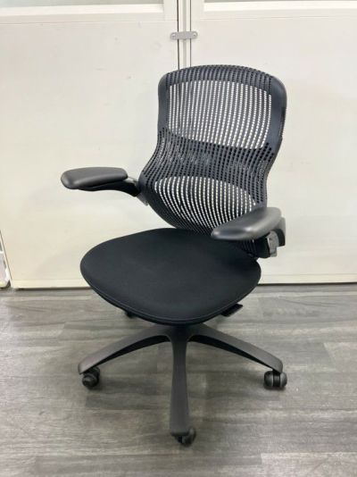 Knoll（ノール）Generation(ジェネレーション)チェア 可動肘付ジェネレーションチェア 商品画像1