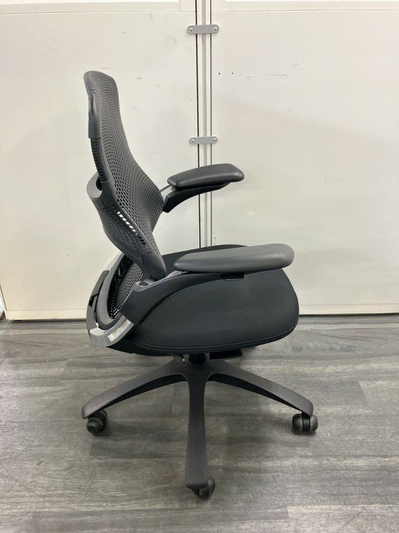 Knoll（ノール）Generation(ジェネレーション)チェア 可動肘付ジェネレーションチェア 商品画像5