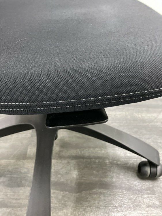 Knoll（ノール）Generation(ジェネレーション)チェア 可動肘付ジェネレーションチェア 商品画像6