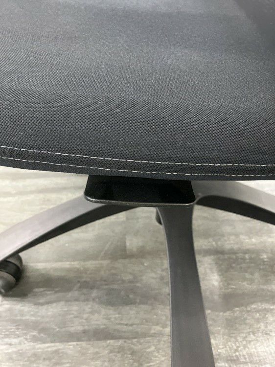 Knoll（ノール）Generation(ジェネレーション)チェア 可動肘付ジェネレーションチェア 商品画像8