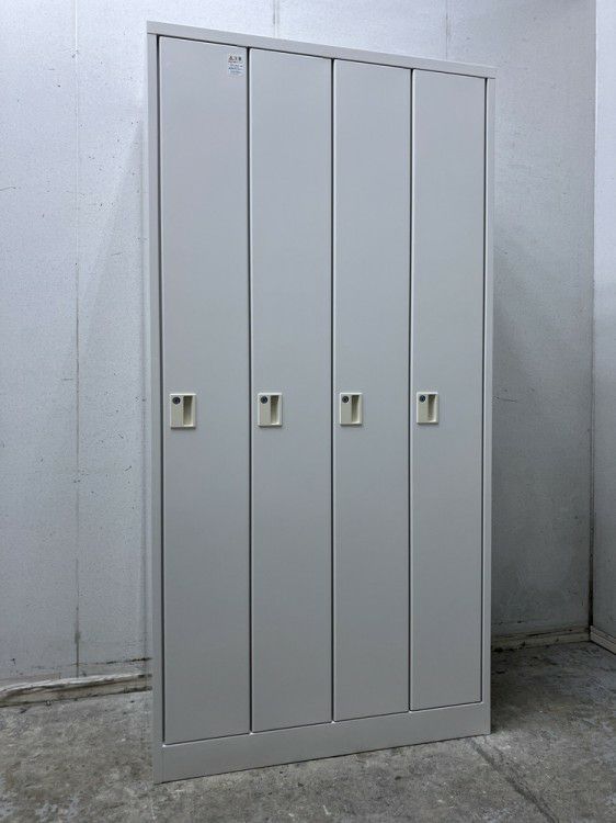 イトーキW型シリーズ 4人用ロッカー 商品画像1