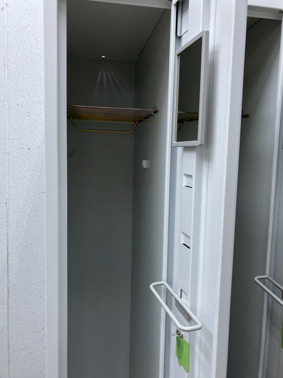 イトーキW型シリーズ 4人用ロッカー 商品画像4