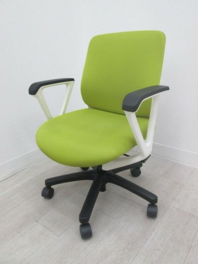 イトーキtorteR(トルテR)チェア 固定肘付トルテRチェア 商品画像1