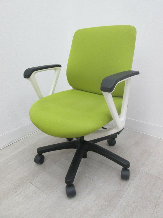 イトーキtorteR(トルテR)チェア 固定肘付トルテRチェア 商品画像1