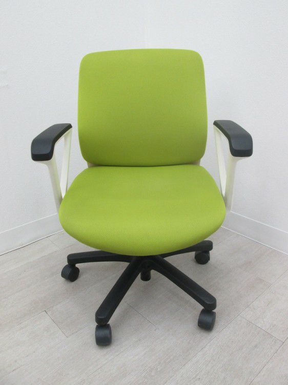 イトーキtorteR(トルテR)チェア 固定肘付トルテRチェア 商品画像2