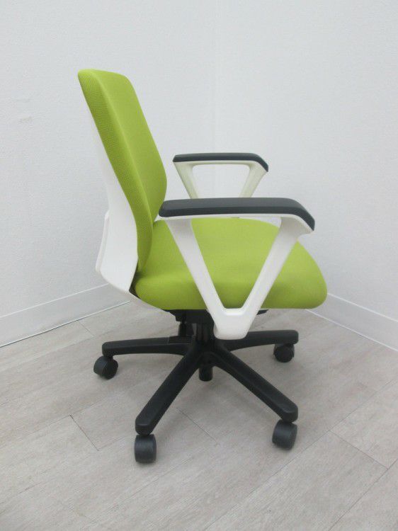 イトーキtorteR(トルテR)チェア 固定肘付トルテRチェア 商品画像3