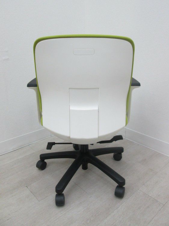 イトーキtorteR(トルテR)チェア 固定肘付トルテRチェア 商品画像4