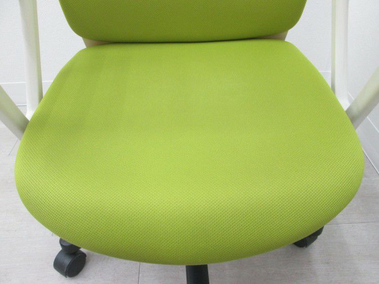 イトーキtorteR(トルテR)チェア 固定肘付トルテRチェア 商品画像8