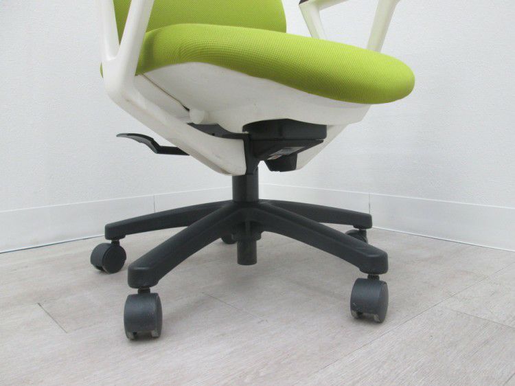 イトーキtorteR(トルテR)チェア 固定肘付トルテRチェア 商品画像9