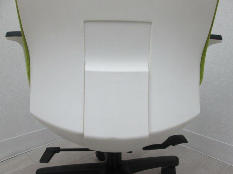 イトーキtorteR(トルテR)チェア 固定肘付トルテRチェア 商品画像11