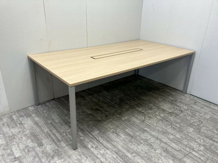 オカムラAption Free(アプションフリー)シリーズ 2100ミーティングテーブル 商品画像2