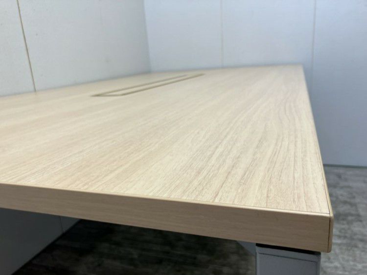 オカムラAption Free(アプションフリー)シリーズ 2100ミーティングテーブル 商品画像3