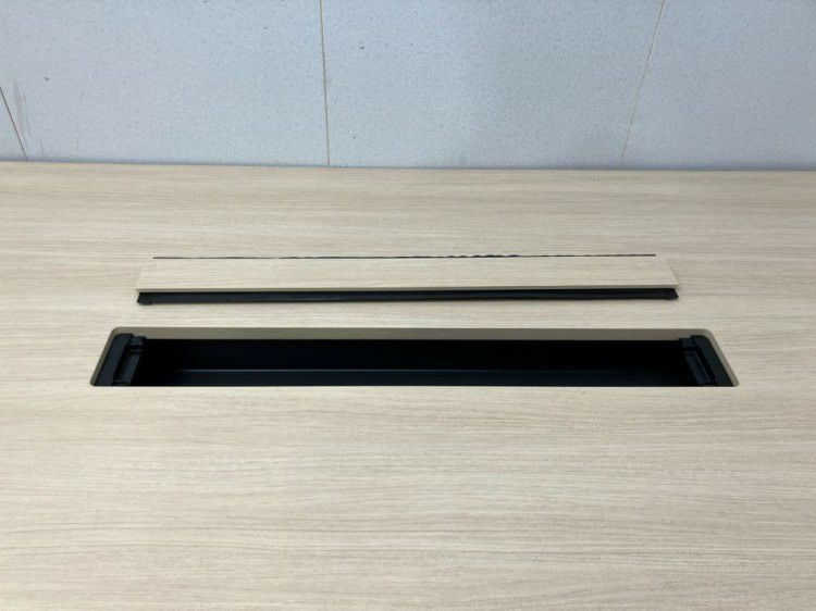 オカムラAption Free(アプションフリー)シリーズ 2100ミーティングテーブル 商品画像5