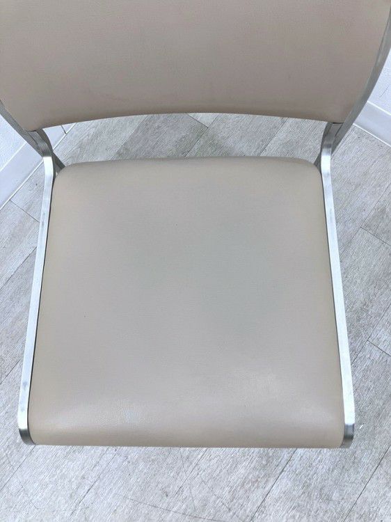 オカムラ8112Aシリーズ ミーティングチェア 商品画像9