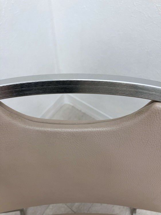 オカムラ8112Aシリーズ ミーティングチェア 商品画像10