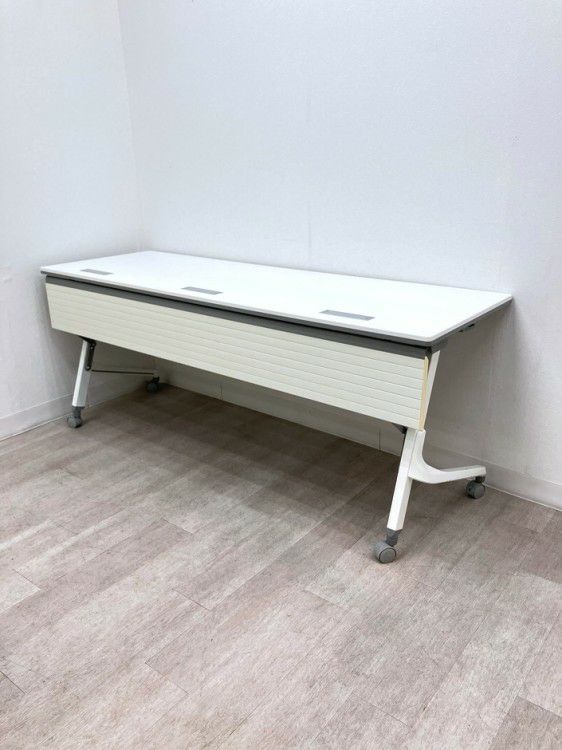 オカムラカルドーシリーズ 平行スタックテーブル 商品画像1