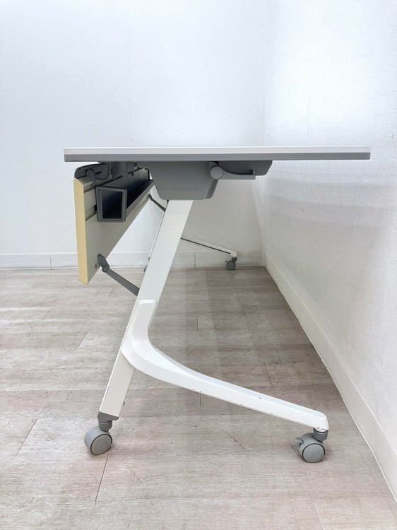 オカムラカルドーシリーズ 平行スタックテーブル 商品画像3