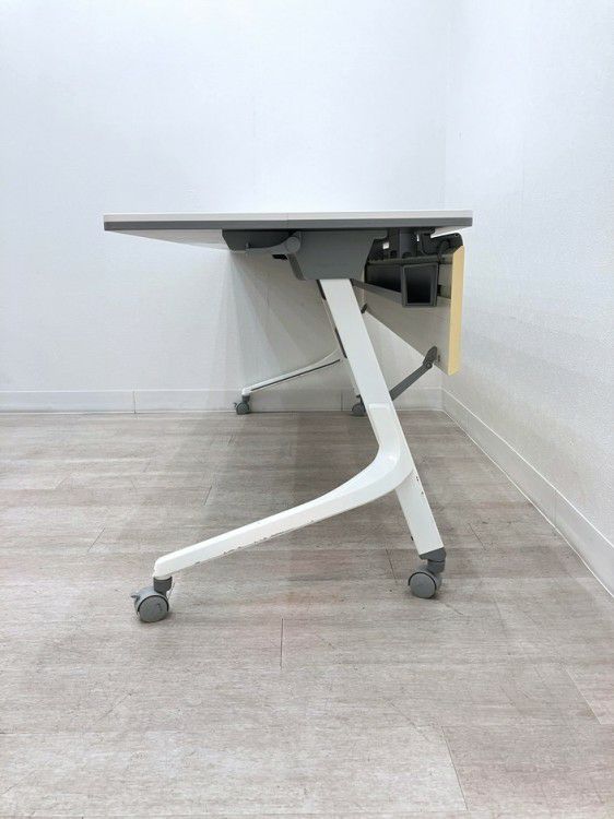 オカムラカルドーシリーズ 平行スタックテーブル 商品画像5