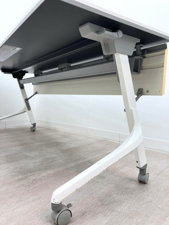 オカムラカルドーシリーズ 平行スタックテーブル 商品画像9