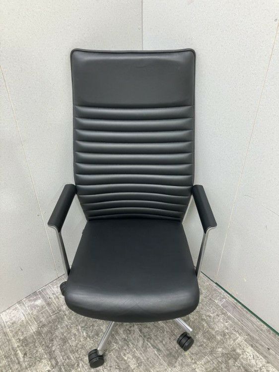 オカムラフィルメシリーズ 固定肘付フィルメチェア 商品画像3