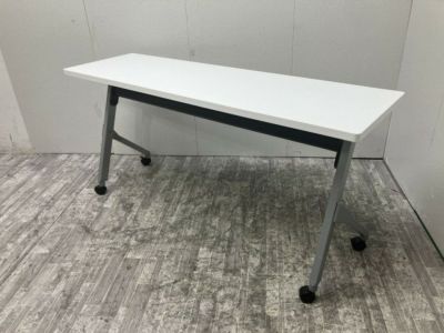 オカムラFLAPTOR(フラプター)シリーズ 1500サイドスタックテーブル 商品画像1