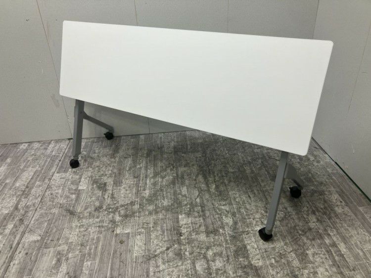 オカムラFLAPTOR(フラプター)シリーズ 1500サイドスタックテーブル 商品画像6